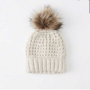 Abercrombie Pom Beanie knitted faux fur. NWT!
